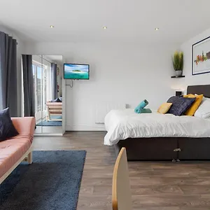 Centre Ashton Apartment